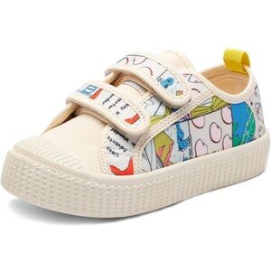 Happy NOCNOC toddler shoes.